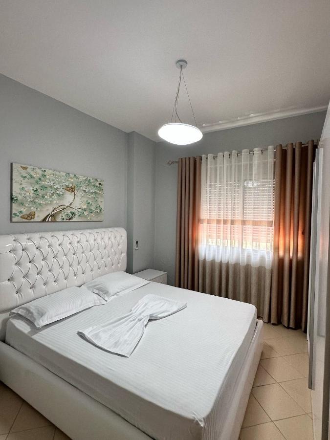 Solei Apartments Sarande Bagian luar foto