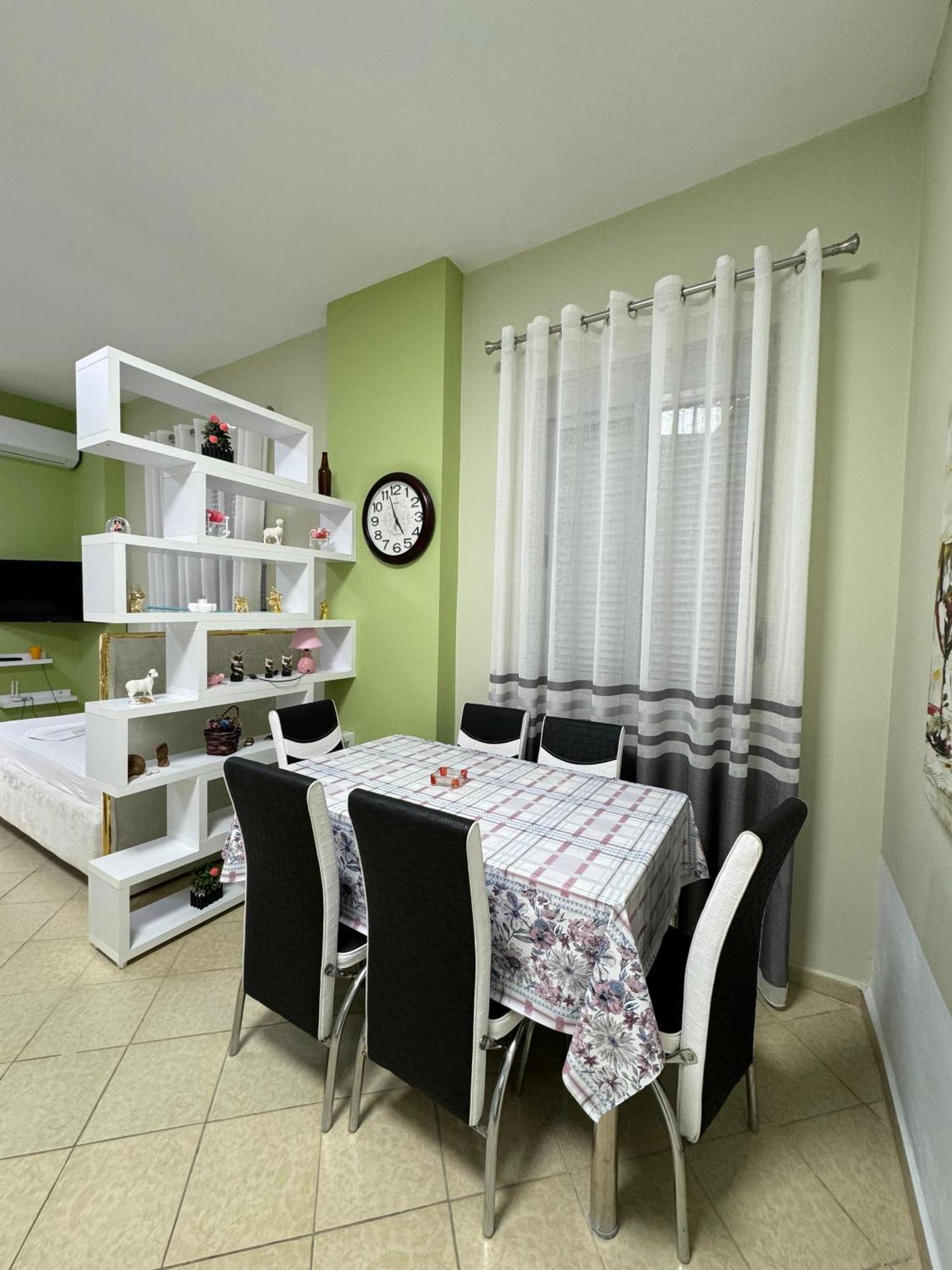 Solei Apartments Sarande Bagian luar foto