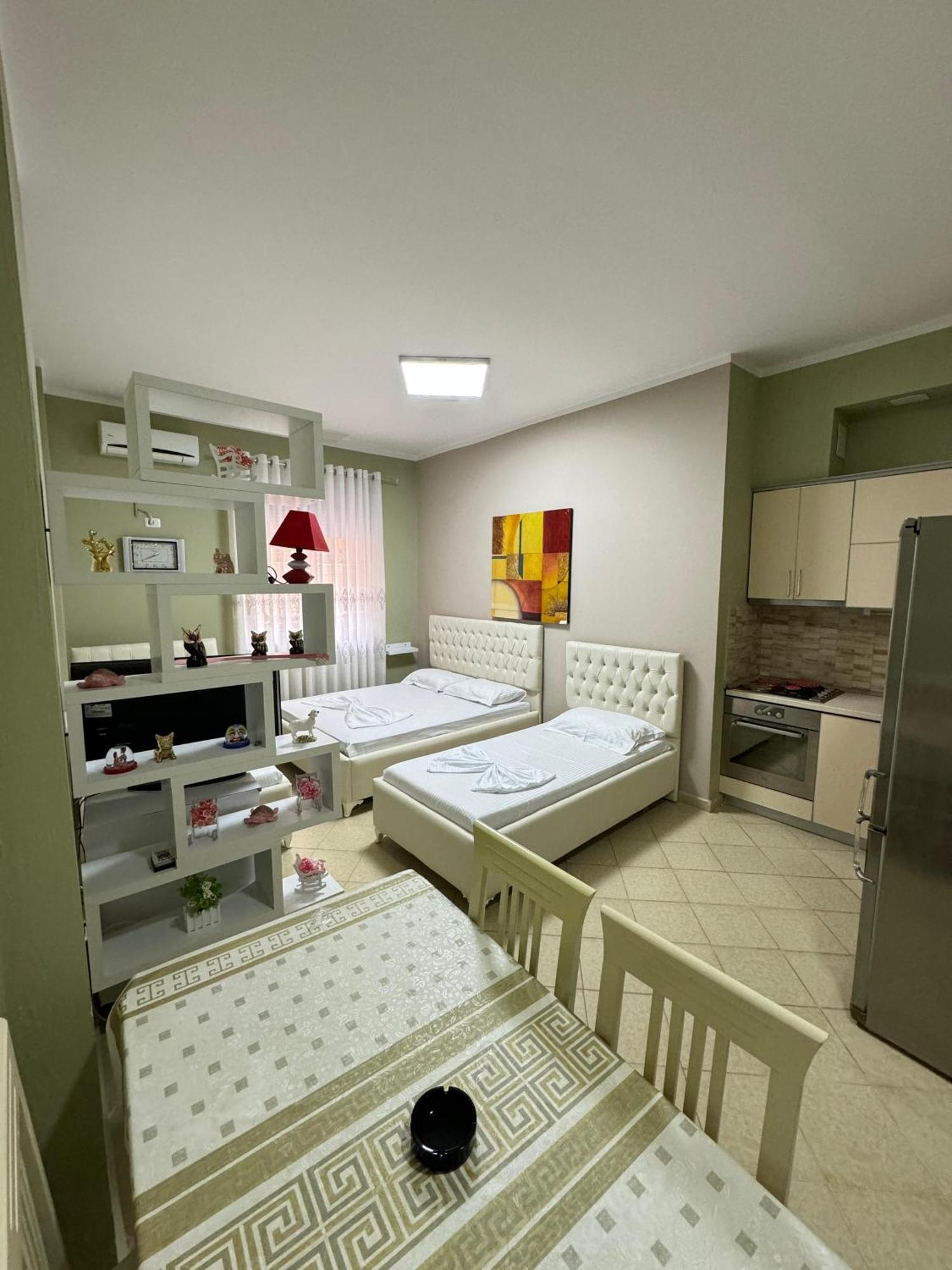 Solei Apartments Sarande Bagian luar foto