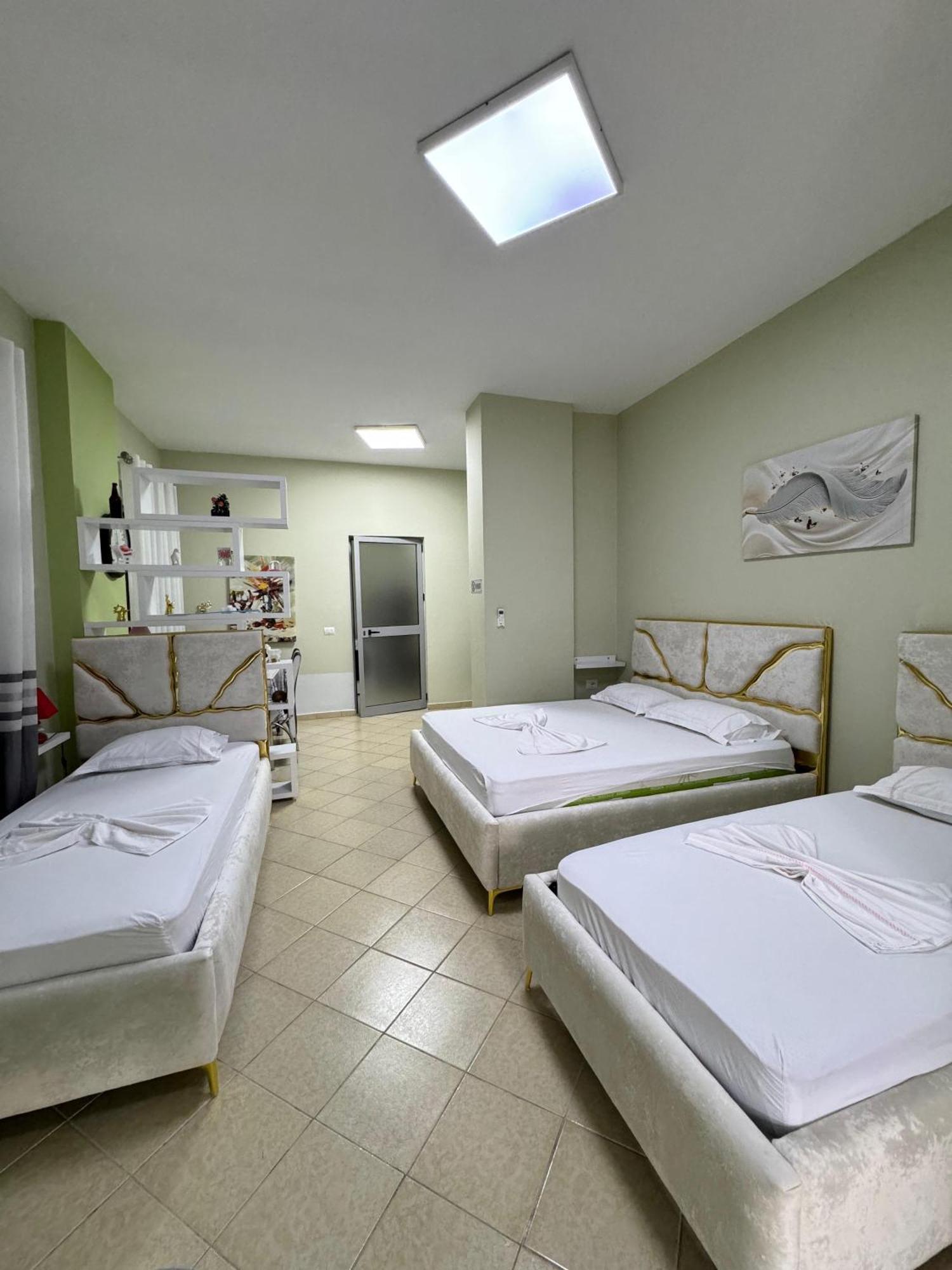 Solei Apartments Sarande Bagian luar foto