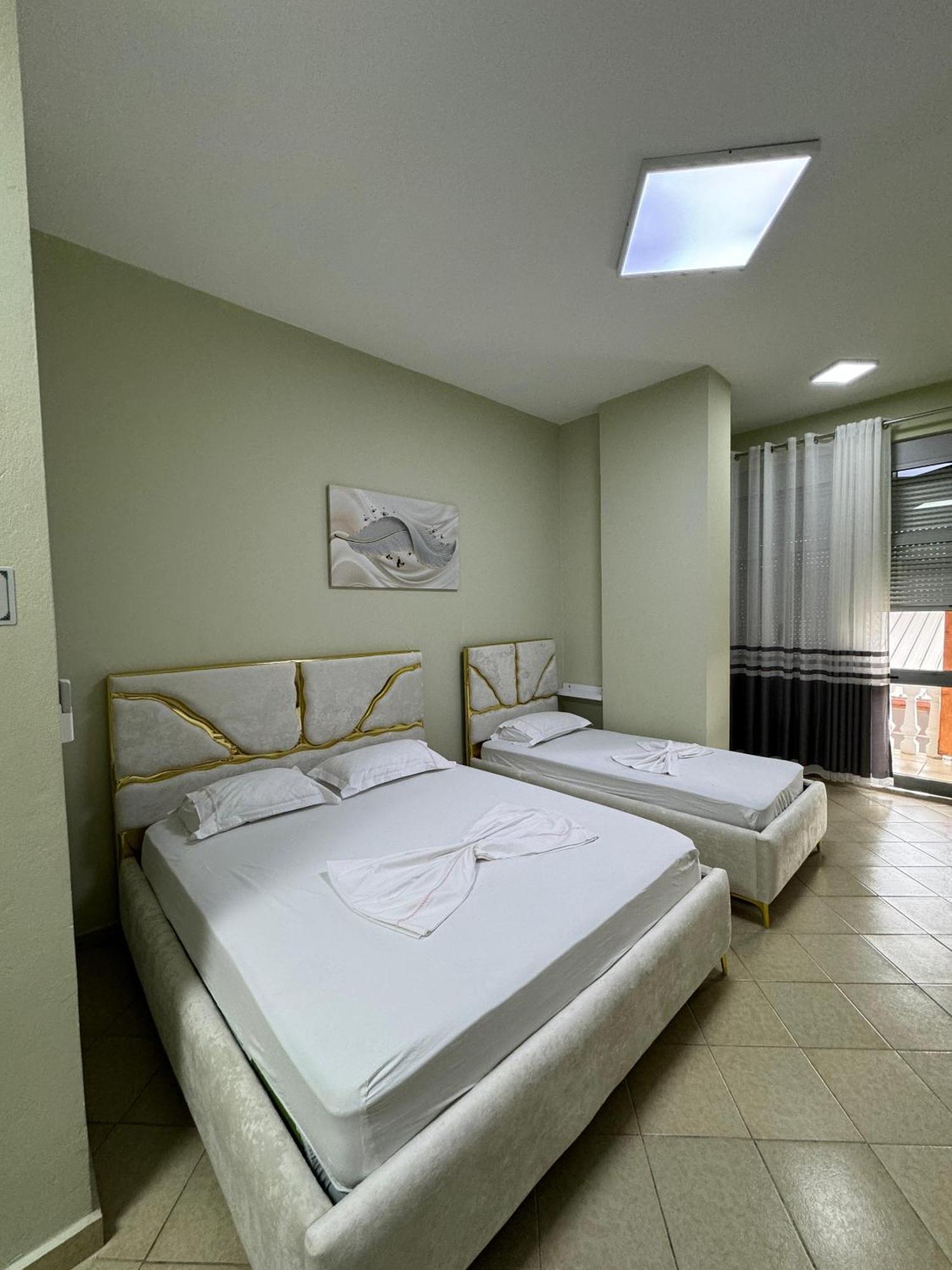 Solei Apartments Sarande Bagian luar foto